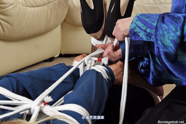 bondagebob - Hannah Claydon Temptress Kate Just a difference of opinion! 第 132 张图片