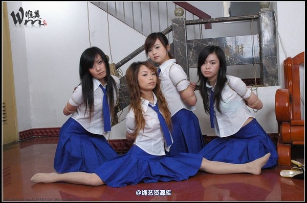 唯美之家 - 2008-09-24制服群绑 第 262 张图片