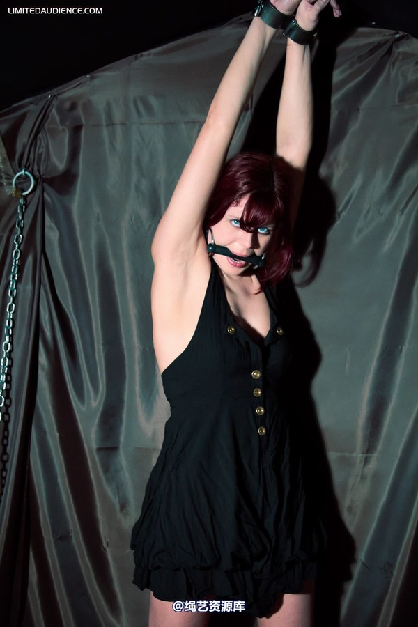 limitedaudience - 2011 scarlett chained and gagged 第 8 张图片