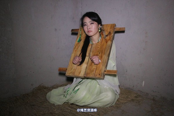 胜景山庄 - 220-婷婷囚枷 第 2 张图片