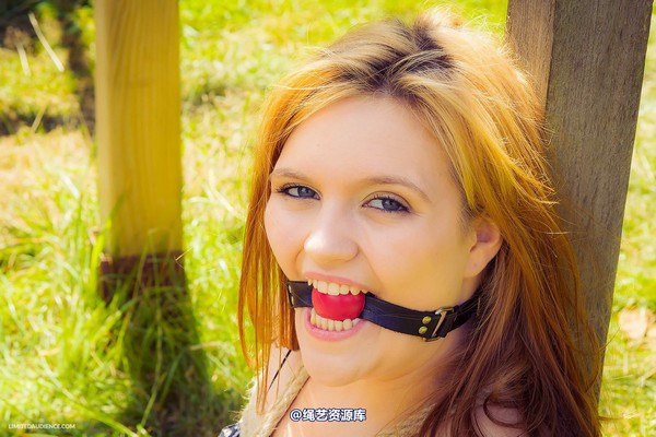 limitedaudience - 2014 bryony fuller out in the grass 第 35 张图片