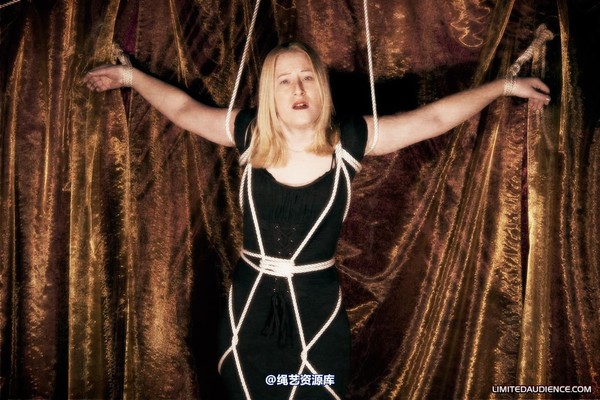 limitedaudience - 2010 peaches bondage puppet 第 28 张图片