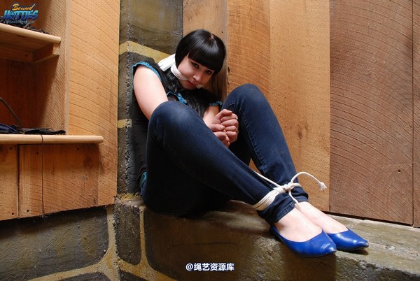 boundhotties - Britney 2 第 4 张图片