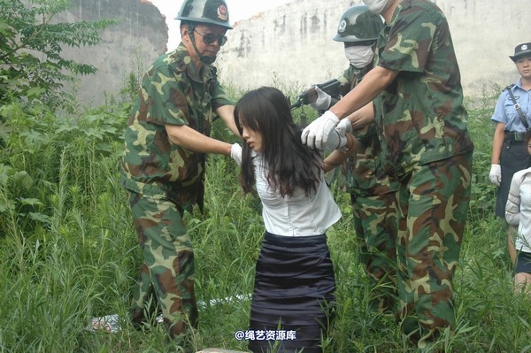 mj影视 - 血的代价执行刑场 失禁战栗2013-08-26 第 49 张图片