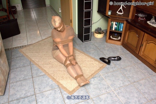 bound-neighbor-girl - Elena - Tied at home 3 第 36 张图片