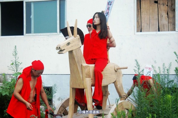 mj影视 - 血的代价-红罪衣刑场木驴斩－梅晓芳2013-08-26 第 238 张图片