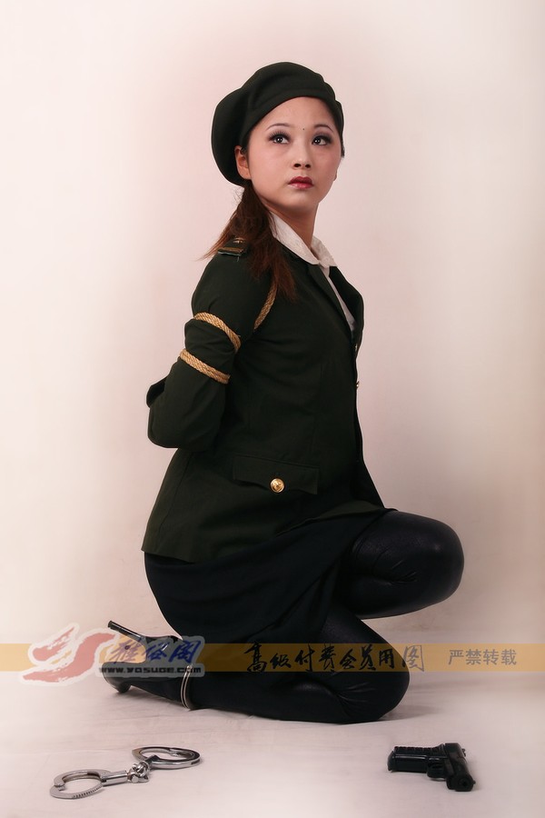 雅俗阁 - 20060422雅思警服(2) 第 32 张图片