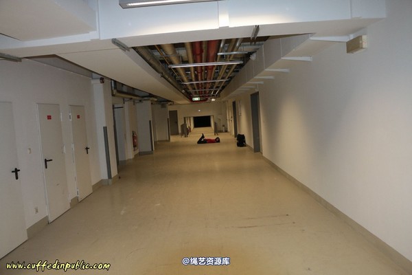 girlsinsteel - Alone at the basement 第 71 张图片