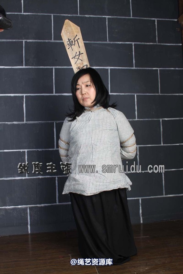 锐度主张 - 监房女犯模特：雨露 第 19 张图片