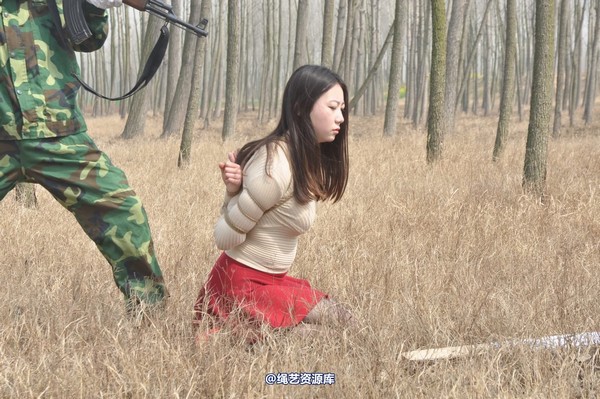 mj影视 - 车模梅晓雯 第 289 张图片