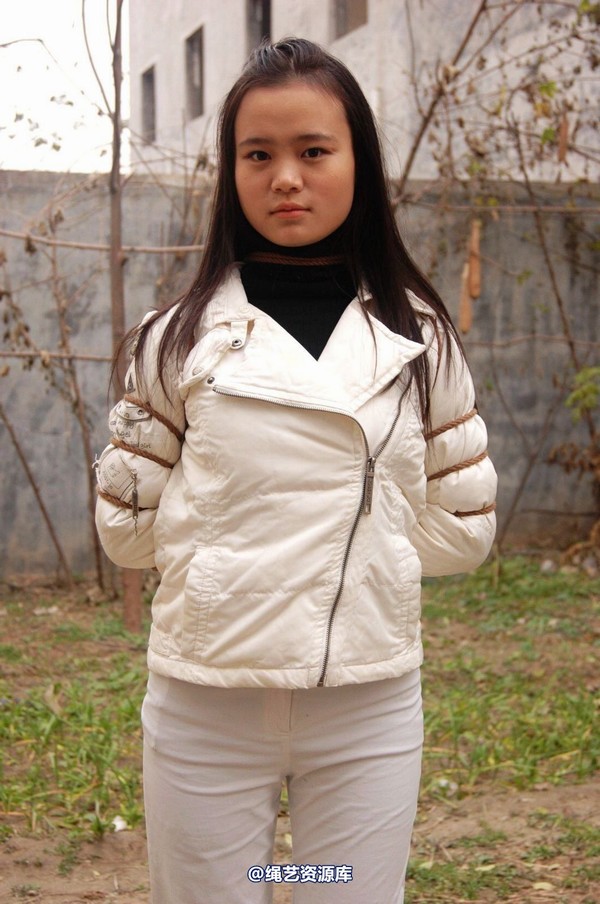 mj影视 - 安娜刑场2013-04-13 第 24 张图片