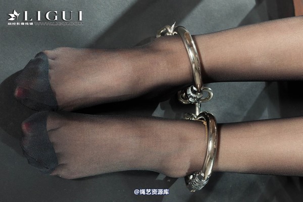 丽柜美束 - 2018-08-31 小戈 镣铐 第 59 张图片