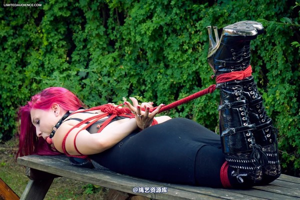 limitedaudience - 2012 elyssia tables turned 2 第 16 张图片