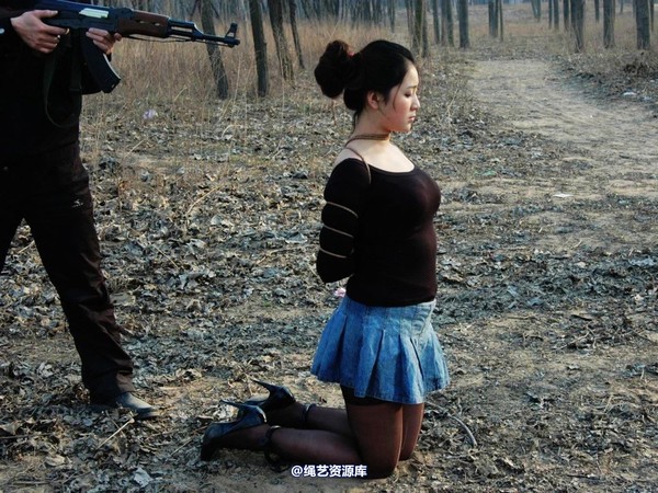 mj影视 - 2013-3-4陈沫踏青 黑丝美女最终的不归路 第 335 张图片