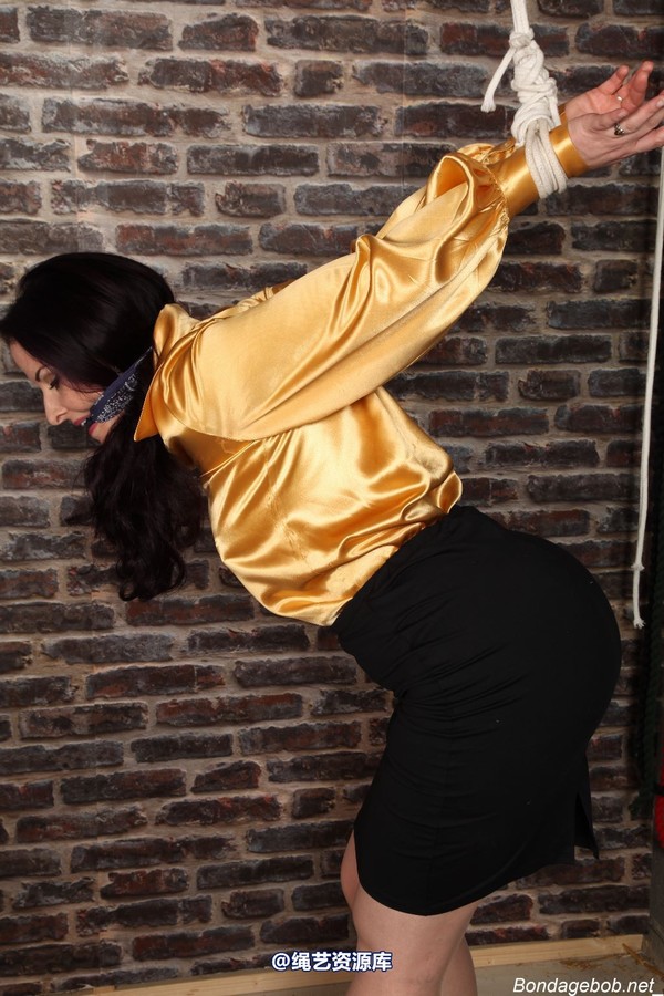 bondagebob - Caroline Pierce Taken to the garage 第 192 张图片