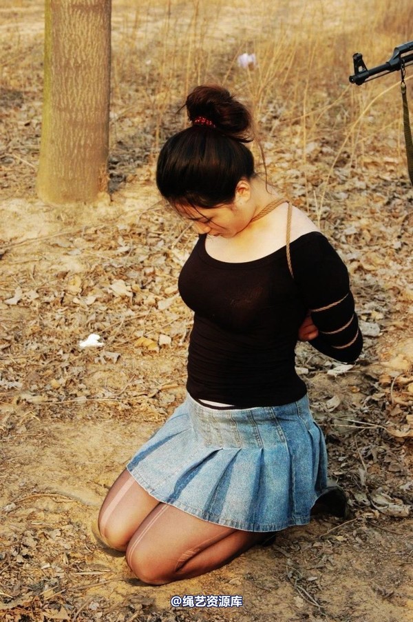 mj影视 - 2013-3-4陈沫踏青 黑丝美女最终的不归路 第 41 张图片