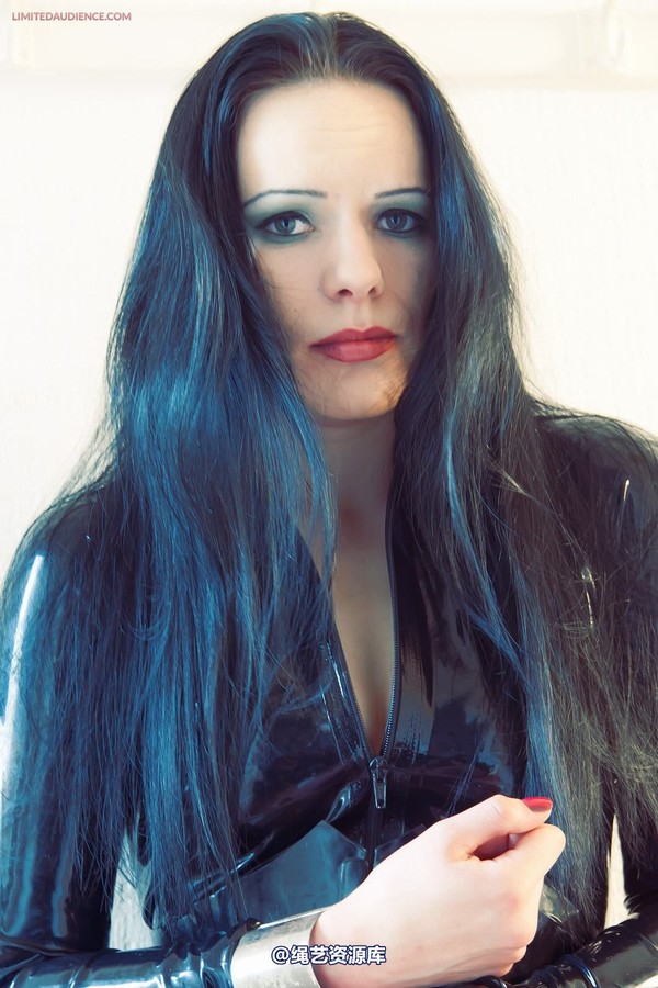 limitedaudience - 2013 rebekka raynor chained in catsuit 2 第 10 张图片