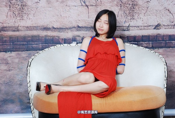 唯美之家 - 白雪试服装5 第 15 张图片