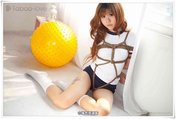 禁忌摄影 - No.076 Apple 阳光房内的禁忌游戏二 第 46 张图片