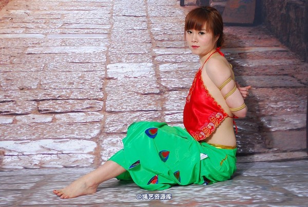唯美之家 - 新模萌萌红肚兜 第 53 张图片