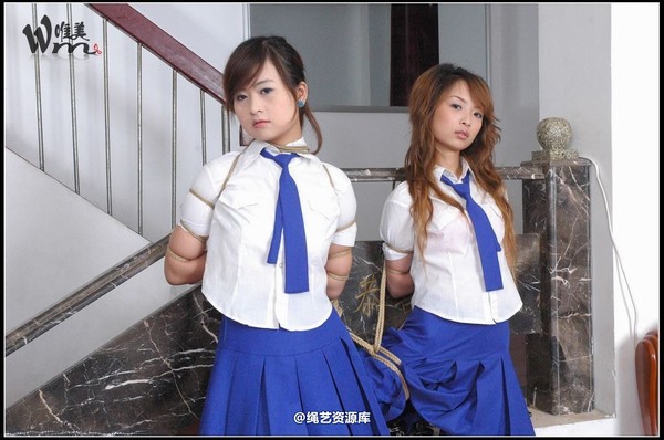 唯美之家 - 2008-09-24制服群绑 第 71 张图片