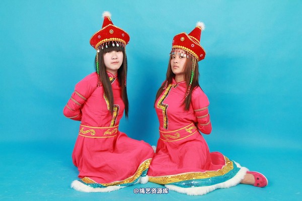 胜景山庄 - 033-蒙古服姐妹花 第 5 张图片