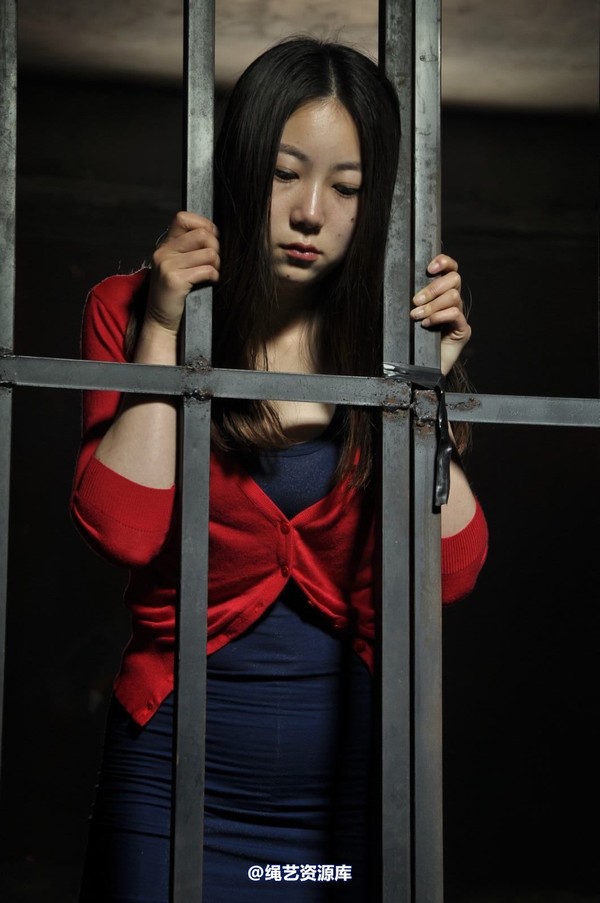 mj影视 - 车模梅晓雯 第 23 张图片