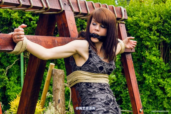 limitedaudience - 2013 luisa up on display 第 18 张图片