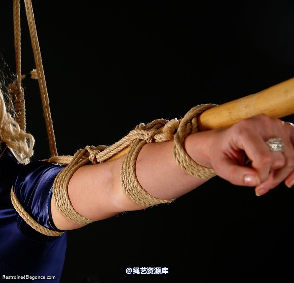 restrainedelegance - Hannah's First Suspension 第 76 张图片