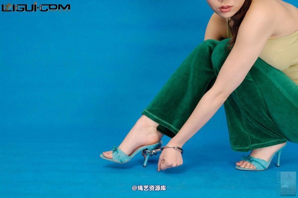 丽柜美束 - 2008-11-07 露露 6 第 9 张图片