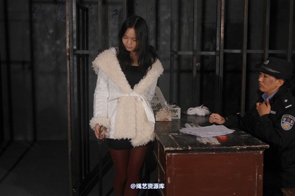 mj影视 - 安娜审问 第 4 张图片