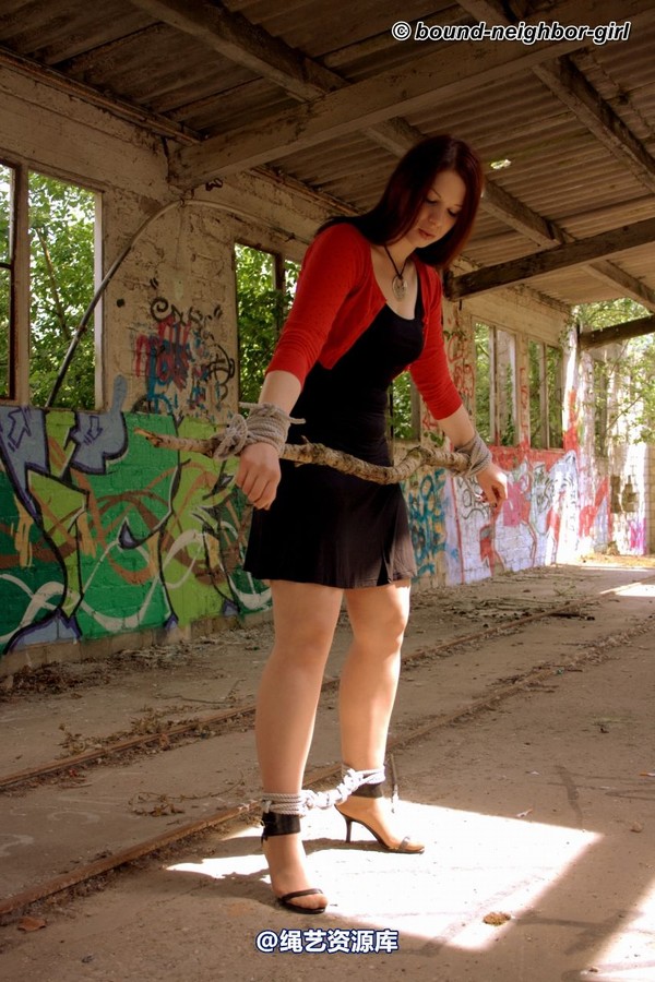 bound-neighbor-girl - Jasmin - bondage in the ruins 4 第 44 张图片