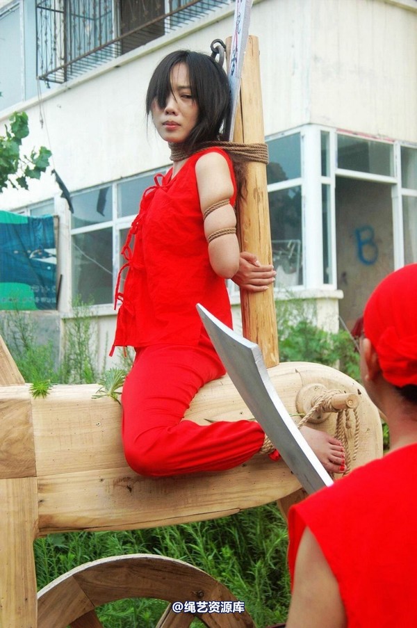 mj影视 - 血的代价-红罪衣刑场木驴斩－梅晓芳2013-08-26 第 91 张图片