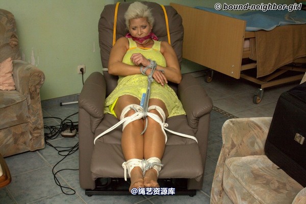 bound-neighbor-girl - Elena - Tied at home 1 第 23 张图片