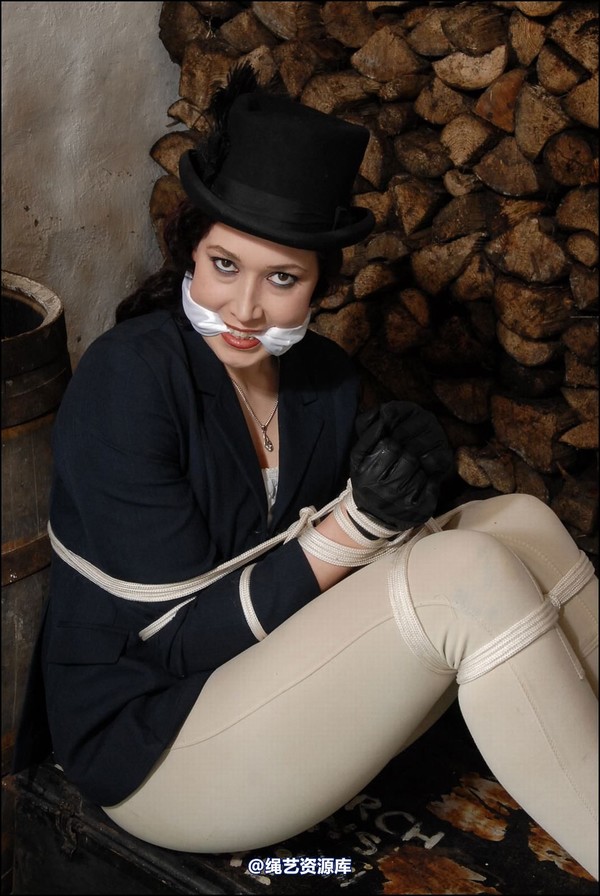 simplytied - That hat and gloves 第 25 张图片