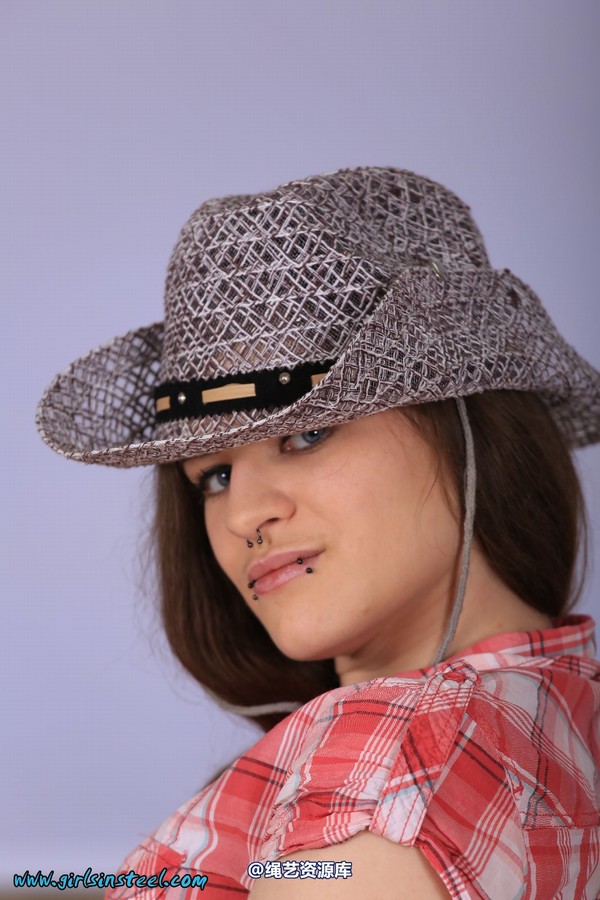 girlsinsteel - Cowgirl Lisa hogcuffed 第 20 张图片