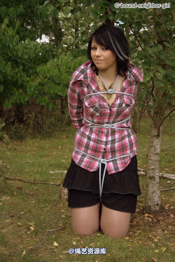 bound-neighbor-girl - Nadine - Adventure in the woods part 2 第 26 张图片