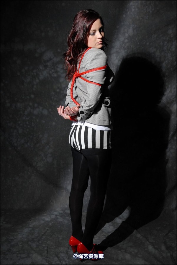 simplytied - Jinx in red shoes 第 12 张图片