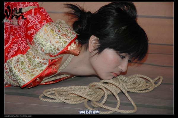 唯美之家 - 08-05-29盈盈汉服-护士装 第 119 张图片