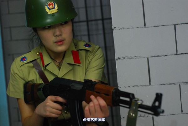 唯美之家 - 新模小贤军装 第 16 张图片