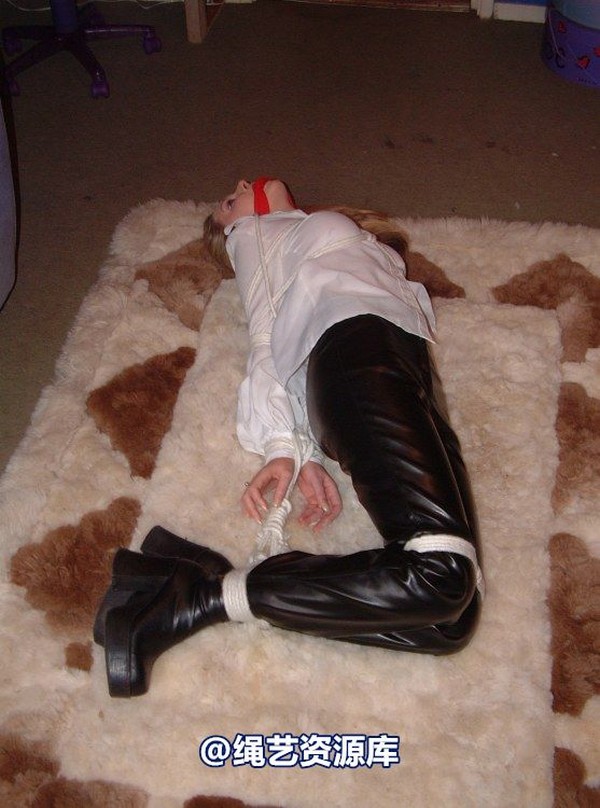 bondagebob - Chanta Rose 70s and leather hogtie 2 第 16 张图片