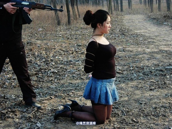 mj影视 - 2013-3-4陈沫踏青 黑丝美女最终的不归路 第 312 张图片