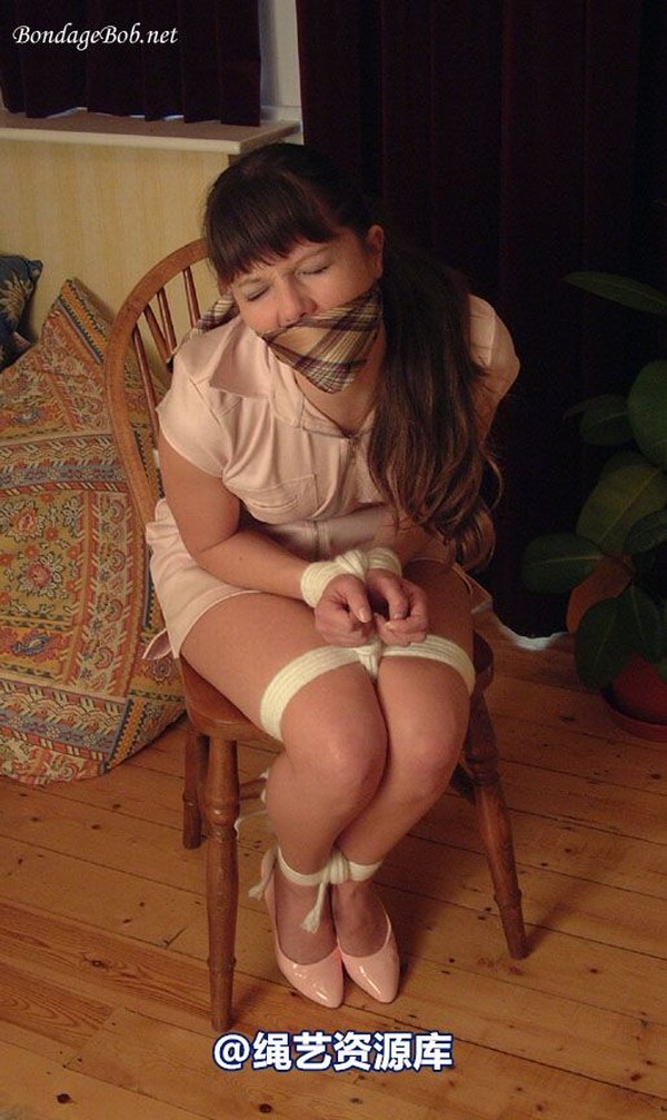 bondagebob - Belinda Sit down and shut up 第 29 张图片