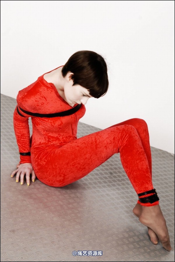 simplytied - Fawnya Red catsuit 第 10 张图片