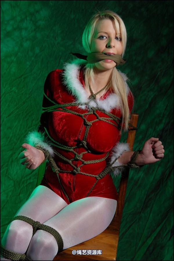 simplytied - Santas girl tied 第 37 张图片
