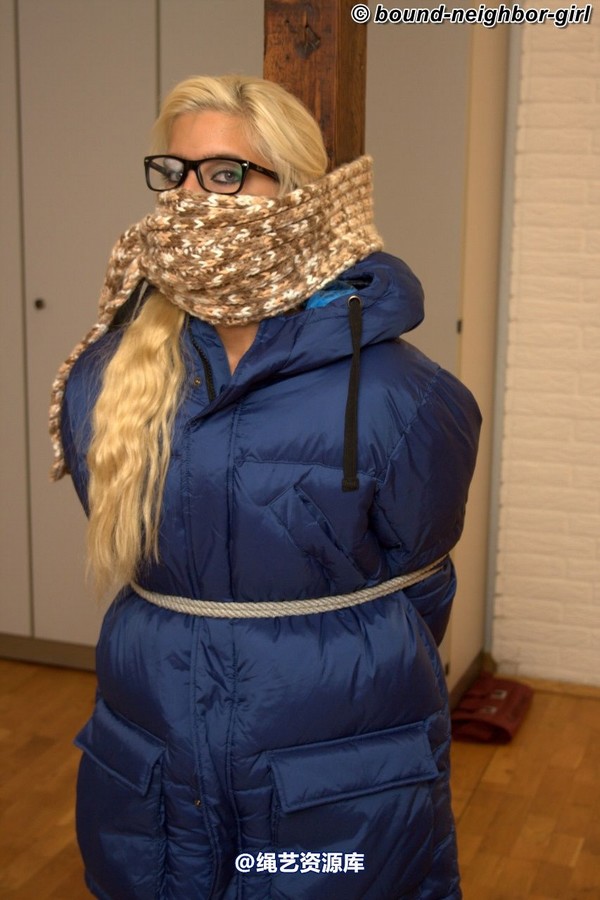 bound-neighbor-girl - Marenka - In winter jacket tied 2 第 32 张图片