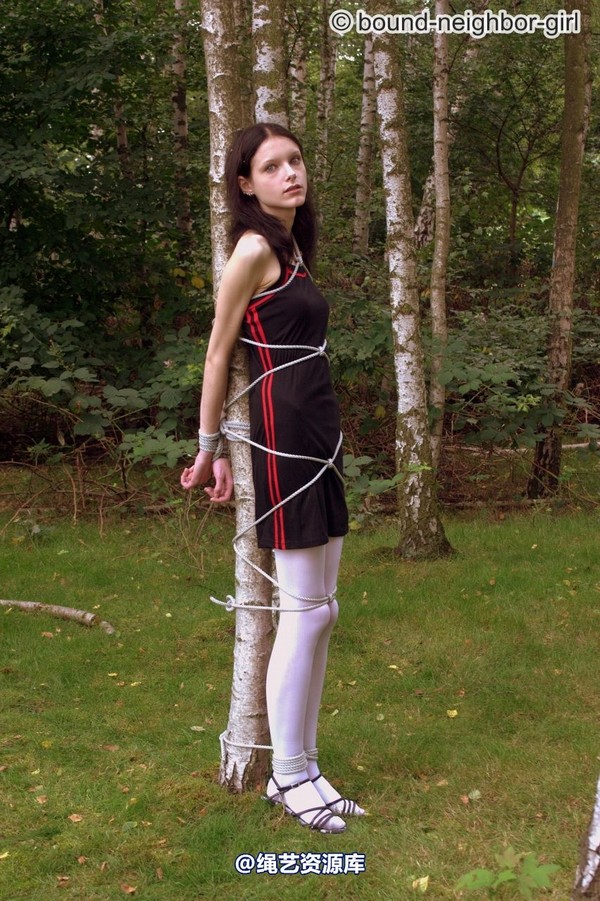 bound-neighbor-girl - Tanja - Tied up in the forest 2 第 27 张图片