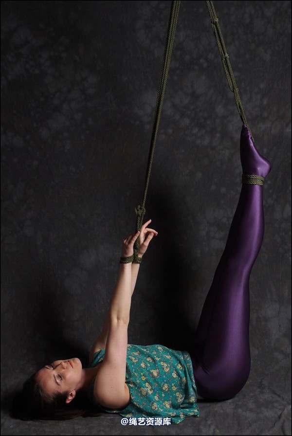 simplytied - Very nice purple tights 第 9 张图片
