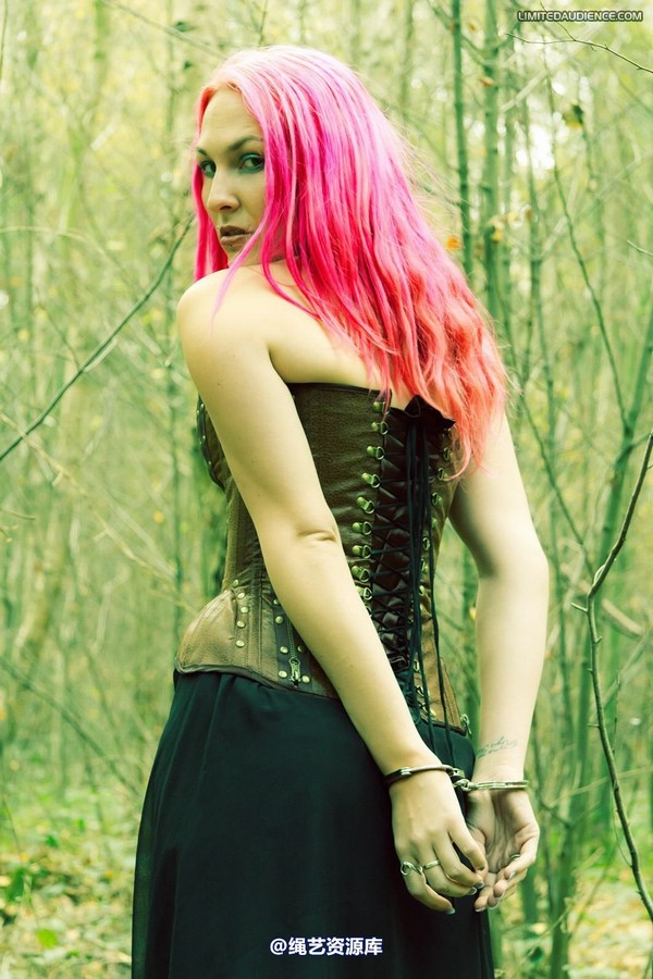 limitedaudience - 2012 elyssia cuffed in the woods 第 28 张图片