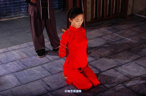 mj影视 - 倾心 玲珑女囚 第 4 张图片